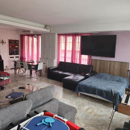 Big Apart 140M2 5Min Walk To Beach Sea &Promenade 3 Double Rooms,Big Living Room 42M2, 3 Showers,9 Beds, Free Parking Ница Екстериор снимка