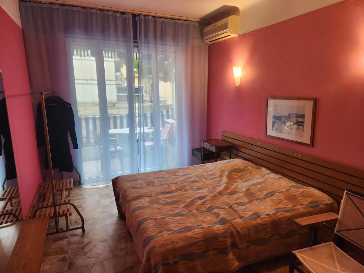 Big Apart 140M2 5Min Walk To Beach Sea &Promenade 3 Double Rooms,Big Living Room 42M2, 3 Showers,9 Beds, Free Parking Ница Екстериор снимка
